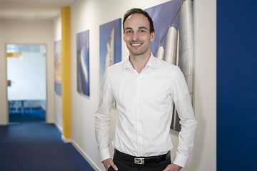 Dominique b Berndt